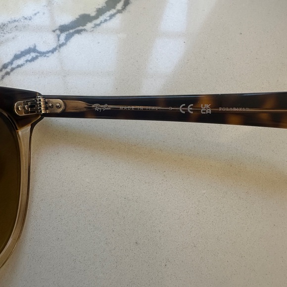 Ray-Ban Hawkeye Polarized Sunglasses with case - Picture 3 of 9